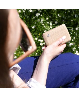 Ögon Stockholm V2 Bamboo Card Case